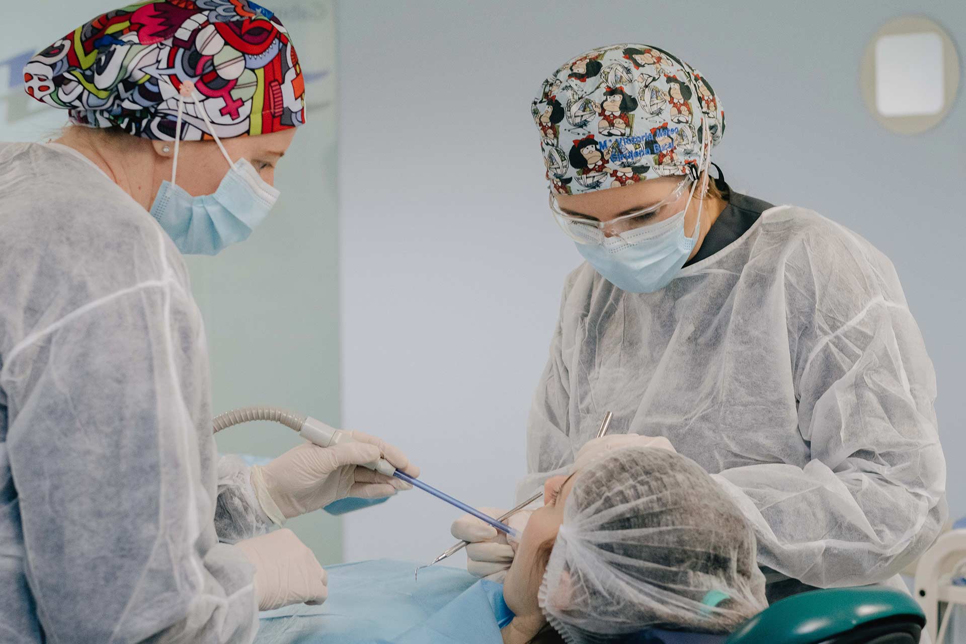¿Qué es la sonrisa gingival?