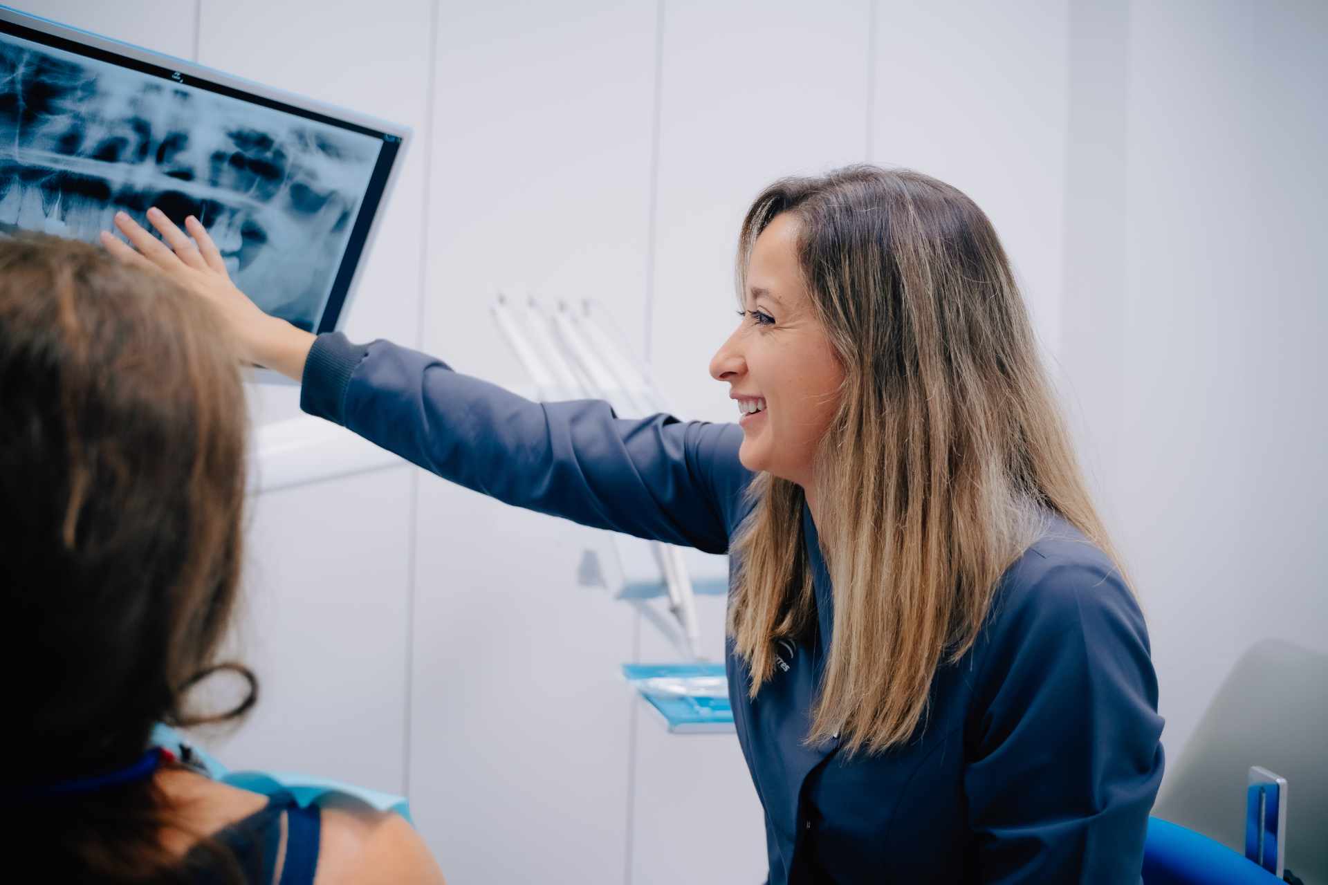Piorrea (periodontitis avanzada): cómo saber si la tienes y qué puedes hacer para conservar tus dientes